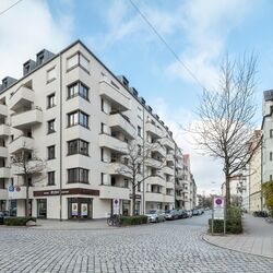 Straße mit Häuser.