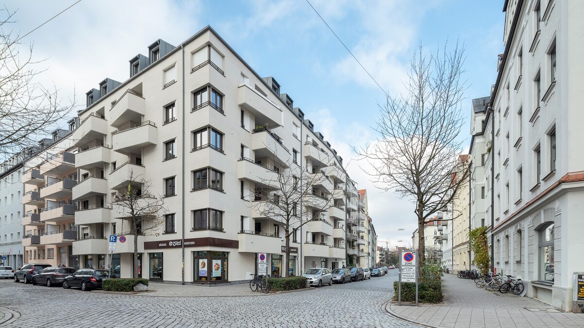 Straße mit Häuser.