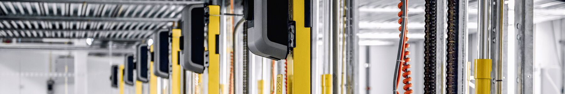 E-Ladesäulen integriert auf einem Parksystem