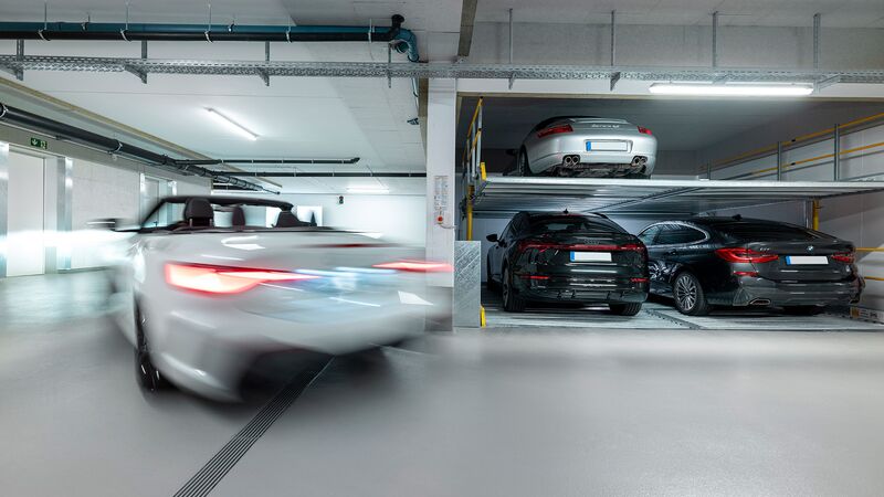 Das Parksystem "Parklift 450" von WÖHR in Crailsheim in Verwendung