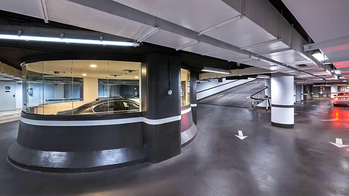 Übersichtsansicht der Tiefgarage mit den Parksystemen