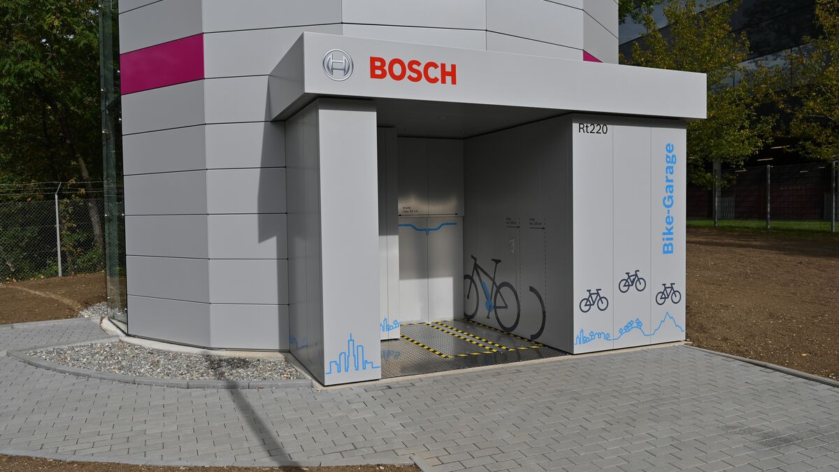 Photo of the entrance area to the bicycle parking system