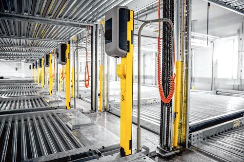 Les bornes de recharge électrique sont installées sur un système de stationnement
