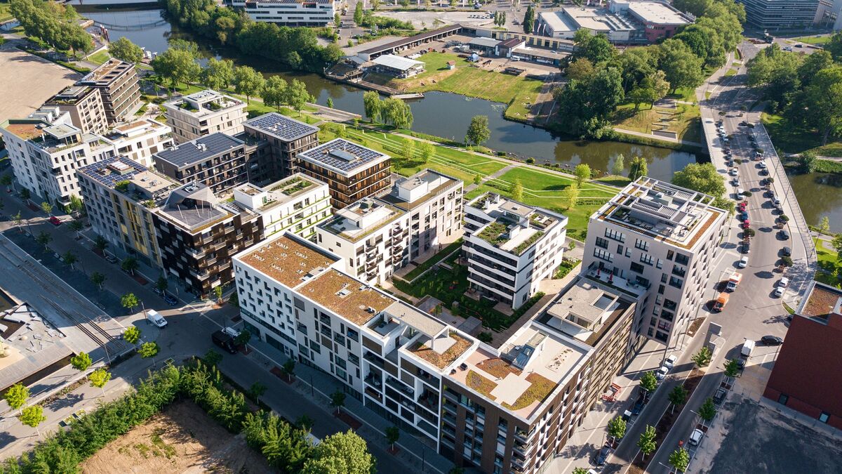 Vue aérienne de l'ensemble du site du Neckarbogen à Heilbronn