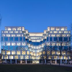 Außenansicht des Bürogebäudes UP! Berlin