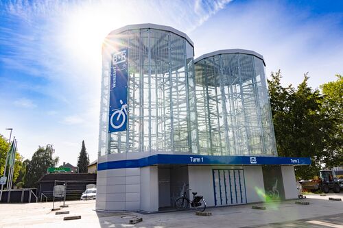 Automatisches Fahrradparksystem am Bahnhof in Hannover Wunstorf